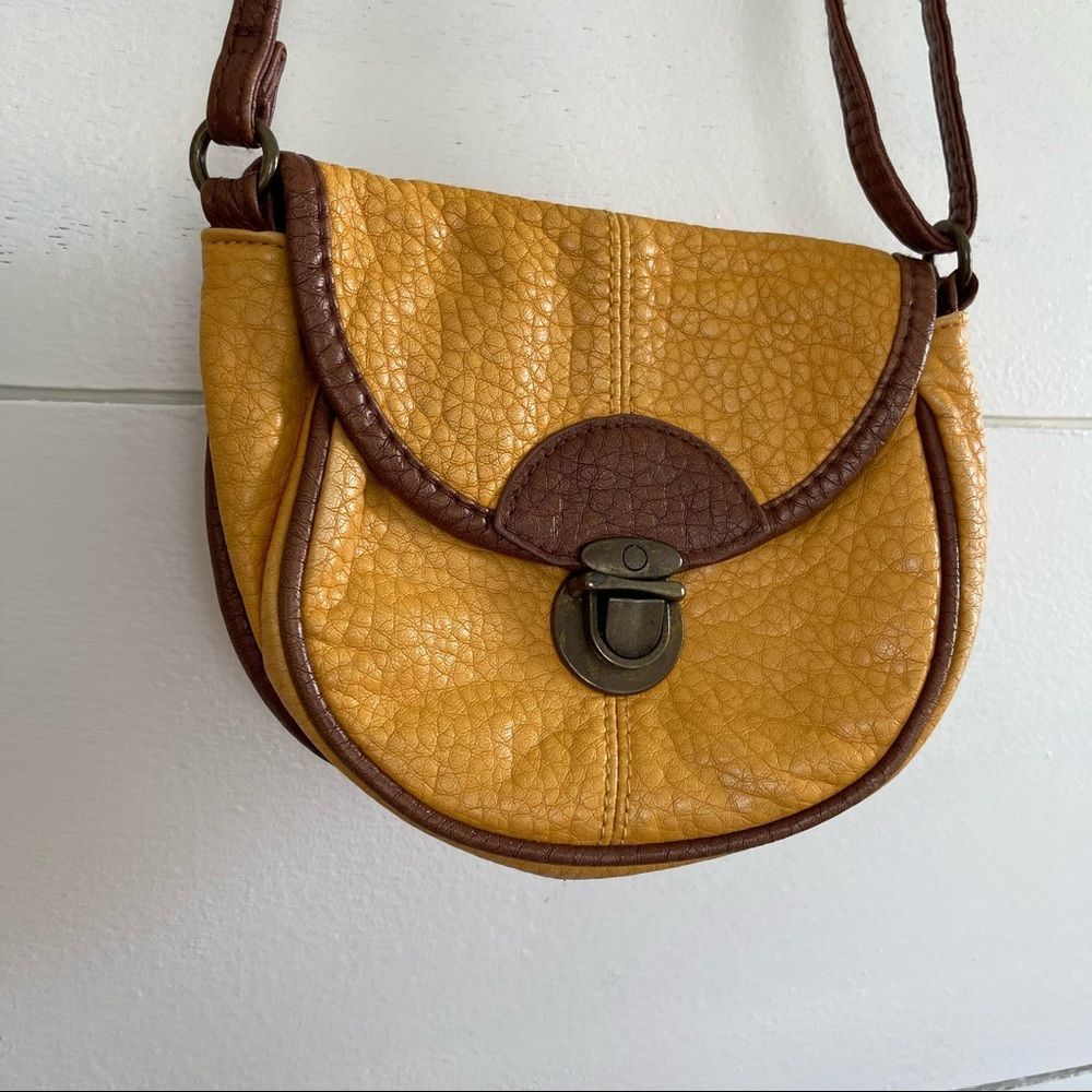 American Eagle Yellow Vegan Leather Crossbody - Picture 2 of 4